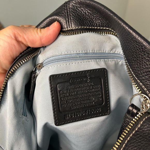 Coach Dark Navy Leather Bag with Light Blue Interior - Picture 5 of 7